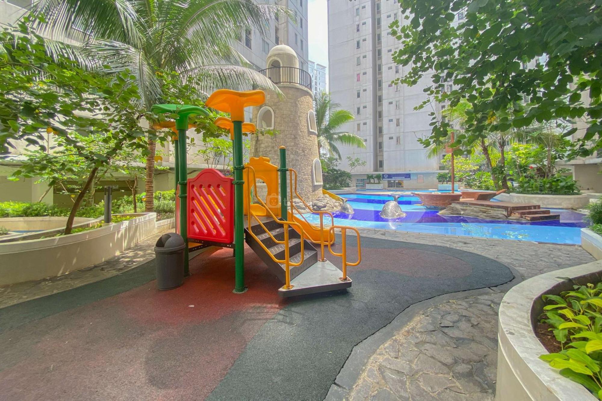 Modern Look 2br At Bassura By Travelio Pangsapuri Jakarta